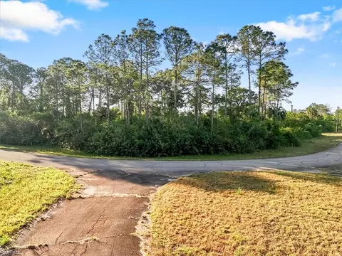 515 Spray Dr, Labelle, FL 33935