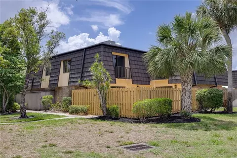 4047 Sandlewood Ln #3, Fort Myers, FL 33907