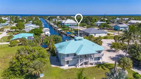7380 Barrancas Ave, Bokeelia, FL 33922