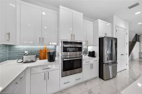 Kitchen - 12230 Red Pine Pl, Estero, FL 33928 photo 6 of 10