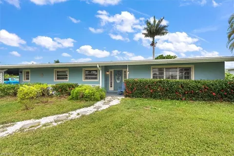 1721 Club House Rd, North Fort Myers, FL 33917