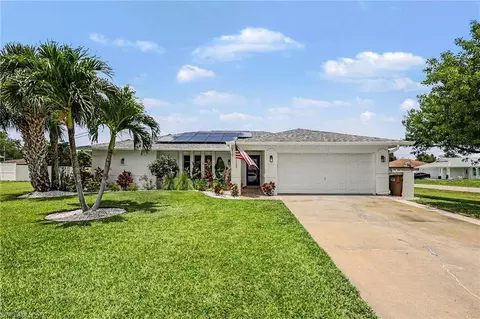 618 SE 11th Pl, Cape Coral, FL 33990
