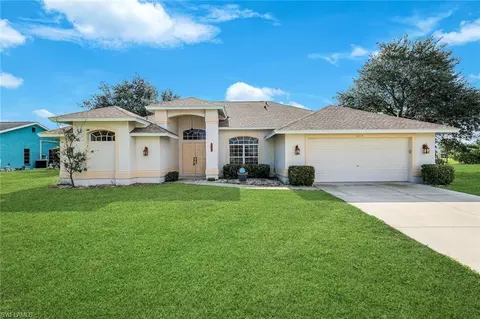 615 SE 19th Ct, Cape Coral, FL 33990
