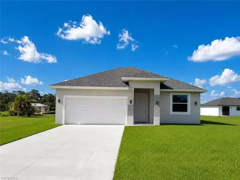 8006 Buttercup Cir, Labelle, FL 33935