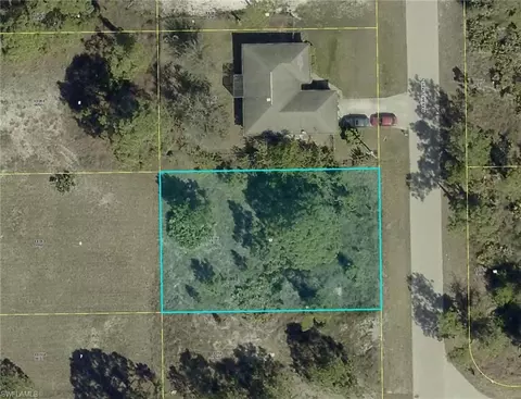 1024 Maxwell Ave S, Lehigh Acres, FL 33974