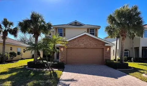 2560 Keystone Lake Dr, Cape Coral, FL 33909
