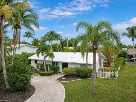 1019 Wyomi Dr, Fort Myers, FL 33919
