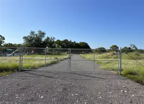 575 S Jinete St, Clewiston, FL 33440