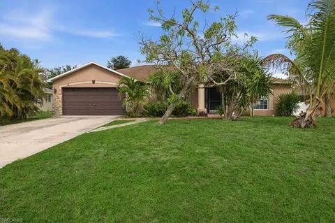 403 SW 28th Pl, Cape Coral, FL 33991