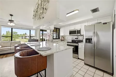 5830 Trailwinds Dr #824, Fort Myers, FL 33907