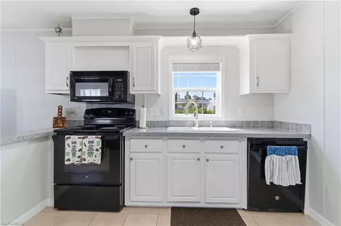 5558 Palm Beach Blvd #105, Fort Myers, FL 33905
