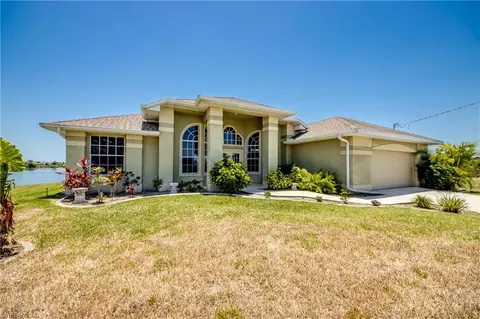 2319 NE 19th St, Cape Coral, FL 33909