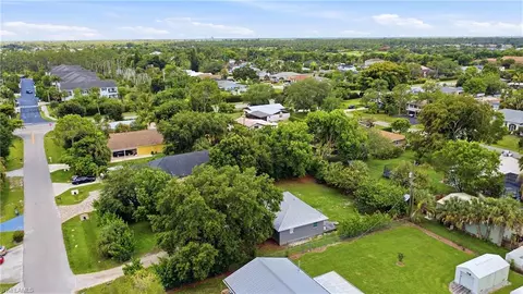 133 2nd St, Naples, FL 34113 photo 5