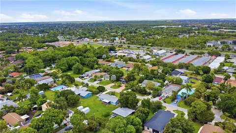 133 2nd St, Naples, FL 34113 photo 9