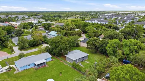 133 2nd St, Naples, FL 34113 photo 4