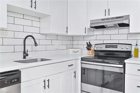 1520 Park Meadows Dr #2, Fort Myers, FL 33907