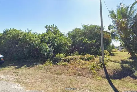 4033 28th St SW, Lehigh Acres, FL 33976