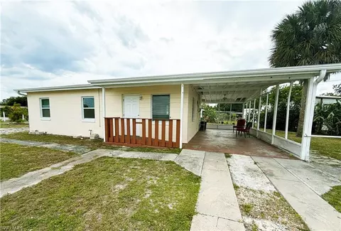 208 Martin Dr NE, Port Charlotte, FL 33952