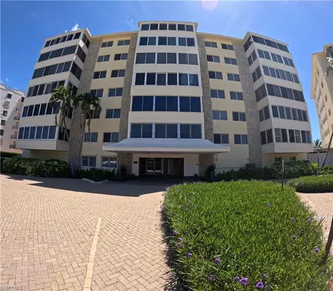 3420 Gulf Shore Blvd N #43, Naples, FL 34103