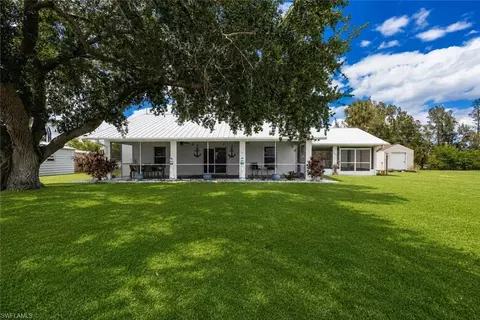 1159 Lock Ln, Moore Haven, FL 33471