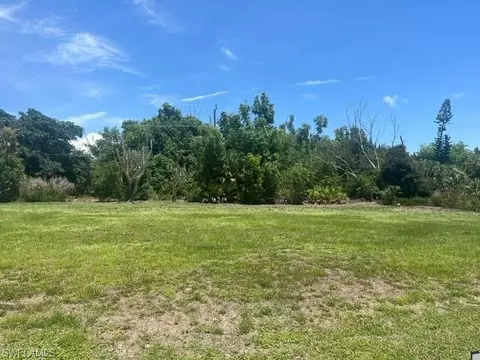 5856 Kingfish Rd, Bokeelia, FL 33922