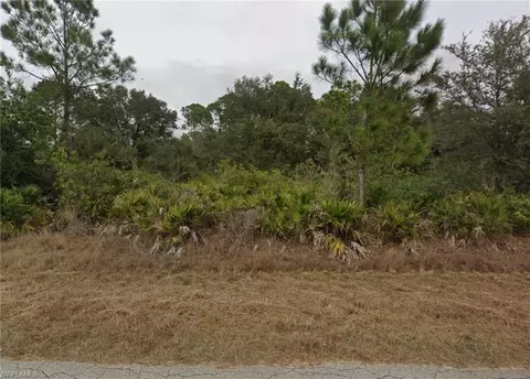 3905 E 21st St, Alva, FL 33920