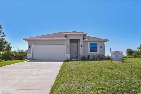 9006 S Castle Cir, Labelle, FL 33935