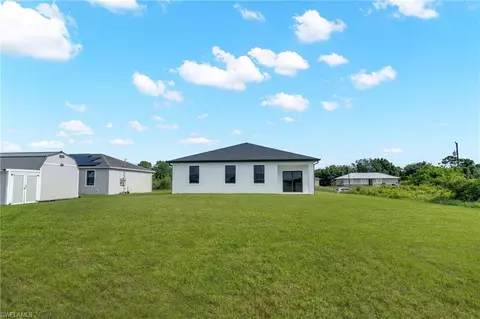 Exterior - 7071 Tide Cir, Labelle, FL 33935 photo 6 of 6