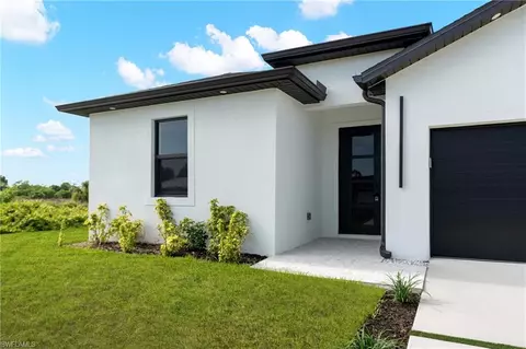 Exterior - 7071 Tide Cir, Labelle, FL 33935 photo 2 of 6