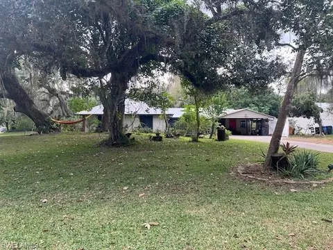 4002 Teak Ct, Labelle, FL 33935