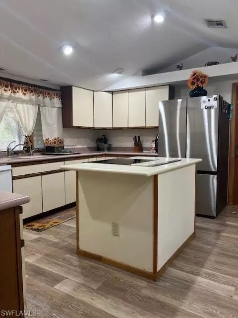 Kitchen - 4002 Teak Ct, Labelle, FL 33935 photo 4 of 4