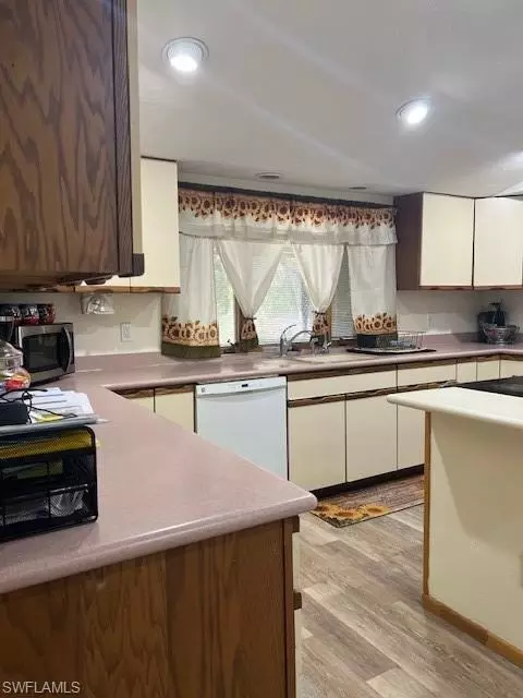 Kitchen - 4002 Teak Ct, Labelle, FL 33935 photo 1 of 4
