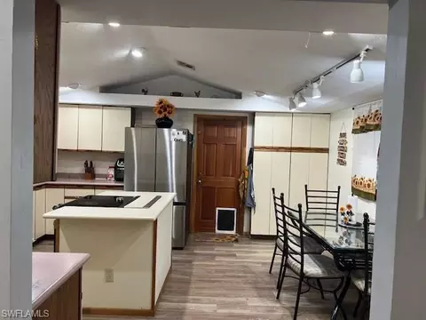 Kitchen - 4002 Teak Ct, Labelle, FL 33935 photo 3 of 4