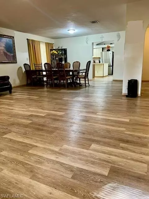 Dining - 4002 Teak Ct, Labelle, FL 33935 photo 3 of 4