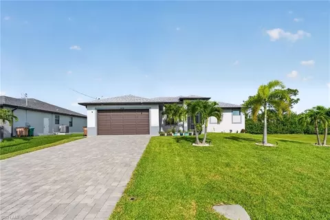 228 SW 31st Pl, Cape Coral, FL 33991