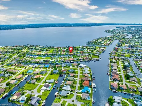 2227 SE 27th Ter, Cape Coral, FL 33904