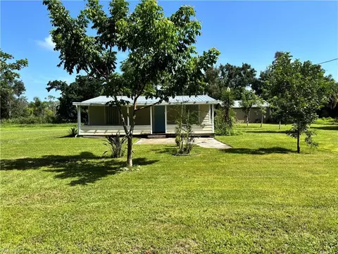 2757 Garden St, North Fort Myers, FL 33917