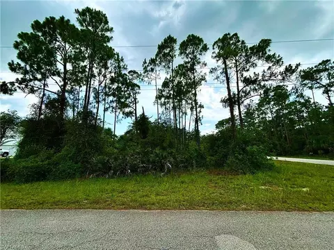 4106 E 21st St, Alva, FL 33920 photo 2