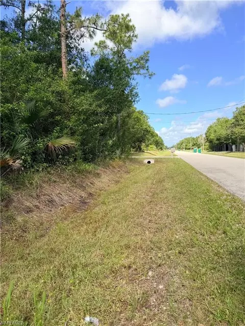 2830 NE 70th Ave, Naples, FL 34120 photo 3