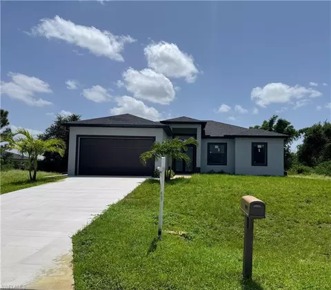2815 37th St SW, Lehigh Acres, FL 33976