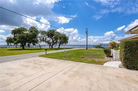 1805 Stevenson Rd, North Fort Myers, FL 33917