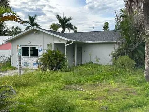 1653 Atlanta Plaza Dr, Sanibel, FL 33957