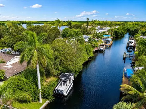 209 Kingston Dr, Fort Myers, FL 33905