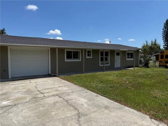 2199 Wyandotte Ave, Alva, FL 33920