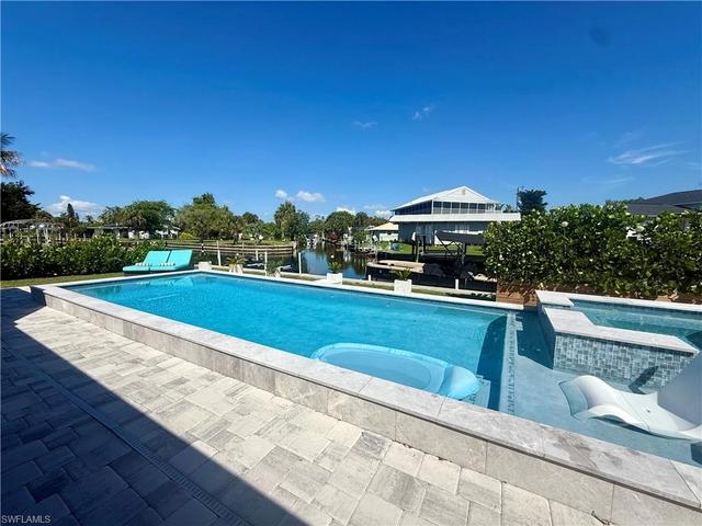 122 E North Shore Ave, North Fort Myers, FL 33917