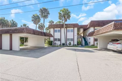 1723 Golf Club Dr #1, North Fort Myers, FL 33903