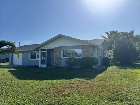 1027 SE 17th Ave, Cape Coral, FL 33990