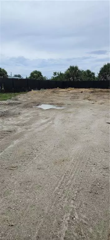 1800 NE 13th Pl, Cape Coral, FL 33909