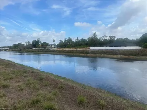 2620 Queen Dr, Lehigh Acres, FL 33971 photo 2