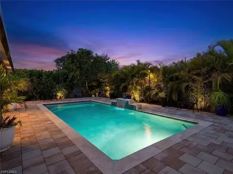 1006 NE 2nd Pl, Cape Coral, FL 33909
